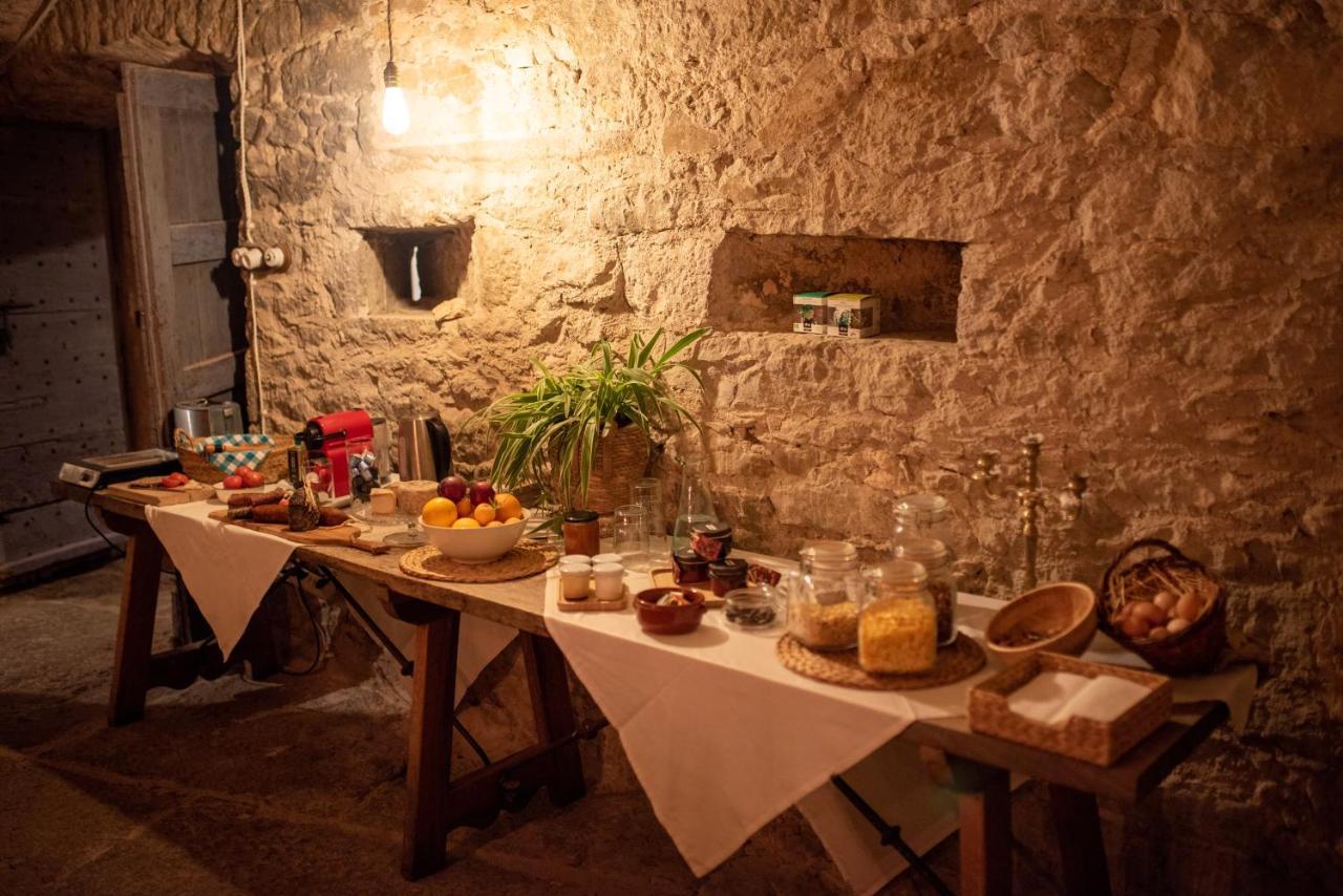 Ca N'Heras Guest House Canet de Adri Екстериор снимка
